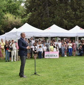 Invitație la dineu, la Palatul Elisabeta. Reședinţa Familiei Regale şi-a deschis porţile pentru vizitatori, pe timpul verii