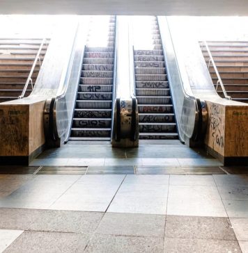 Se schimbă scările rulante din Piața Universității și lifturile din pasajul de la Piața Presei Libere