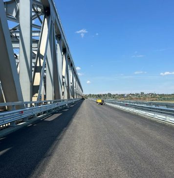 Circulaţia pe podul Feteşti se deschide integral de joi / Taxa de trecere rămâne deocamdată suspendată