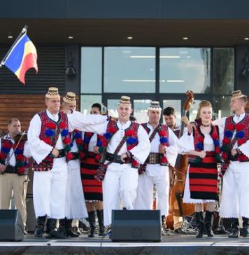 Aproape 10.000 de americani au participat la cel mai mare festival românesc din Statele Unite