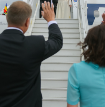 Klaus Iohannis a cheltuit în doar jumătate de an bugetul pentru deplasări externe pe 2023