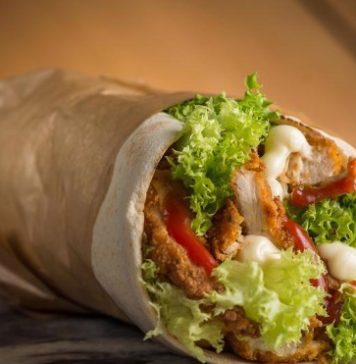 Românii au comandat anul trecut, în medie, o şaorma la 10 secunde