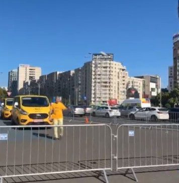 VIDEO Protest AUR în fața Guvernului, legat de situaţia şcolilor şi a azilelor. Simion: Partidul a decis să cumpere 20 de microbuze şcolare pentru comunităţile izolate