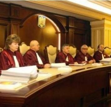 CCR a amânat deciziile pe legea pensiilor speciale și pe cumulul pensie-salariu