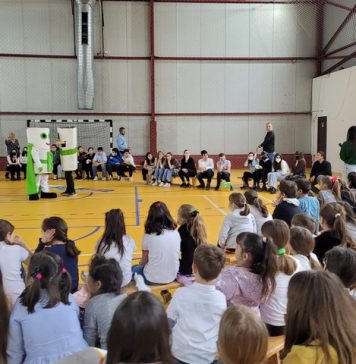 Trei şcoli din Sălaj, Hunedoara şi Bucureşti, campioane ale reciclării de deşeuri de echipamente electrice şi electronice