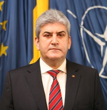 Gabriel Oprea, achitat definitiv în dosarul accidentului rutier din 2015, care a dus la decesul poliţistului Bogdan Gigină