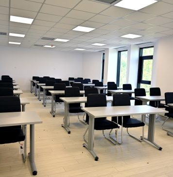 Sector 4: Amenajarea amfiteatrului pentru studenții de la Facultatea de Stomatologie, pe ultima sută de metri