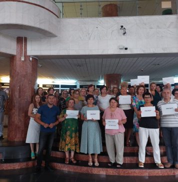 FOTO/ Protestele spontane continuă la mai multe administraţii fiscale din ţară, inclusiv în Bucureşti