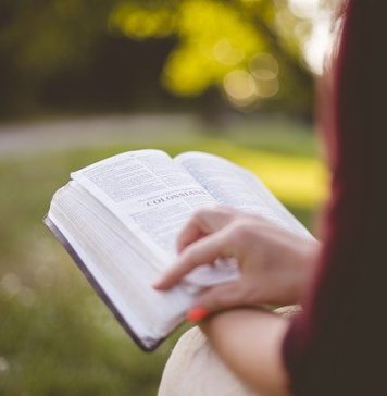 Ziua Limbii Române sărbătorită de Biblioteca Metropolitană Bucureşti, printr-o Sesiune de Lectură Publică