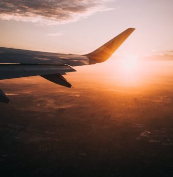 Vola.ro: Biletele de avion sunt mai ieftine cu 20% în luna septembrie față de august/ Care sunt cele mai ieftine destinații de toamnă