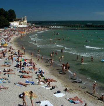 War kills off Odessa’s tourism, bathing forbidden because of sea mines