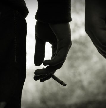 Chestionar cu 3 întrebări pentru părinții și elevii din București. Prefectul Capitalei ar vrea să introducă analize de sânge antidrog pentru copii