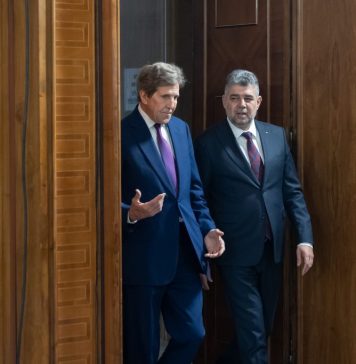 Marcel Ciolacu l-a primit la Palatul Victoria pe reprezentantul special al președintelui SUA pentru probleme climatice, John Kerry