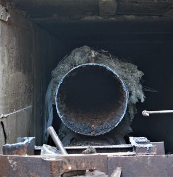 FOTO/ Au început lucrările de schimbare a conductelor vechi de pe Bd. Timișoara