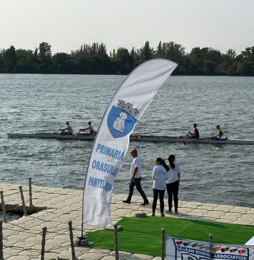 FOTO/ A fost inaugurată o pistă de canotaj cu zece culoare, pe Lacul Lebăda din Pantelimon