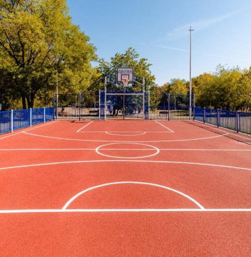 FOTO/ Mai multe parcuri din București au terenuri de sport noi, cu echipamente moderne.