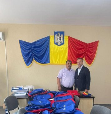 Președintele PNL Giurgiu, europarlamentarul Dan Motreanu: Am adus 324 de ghiozdane și rechizite pentru elevii beneficiari de burse sociale din municipiul Giurgiu