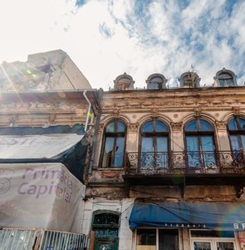 Lucrările de consolidare la o clădire veche de 200 de ani din centrul Capitalei sunt în plină desfăşurare, anunță Nicușor Dan
