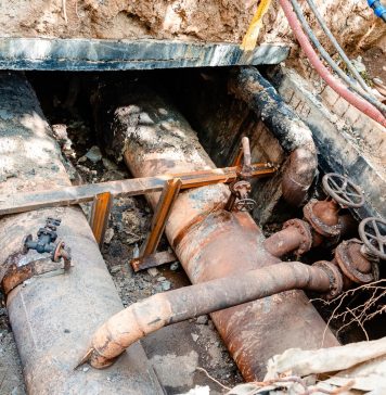 Șantiere noi pentru reabilitarea sistemului de termoficare cu fonduri UE / FOTO – Cum arată conductele vechi din cauza cărora bucureștenii nu au apă caldă