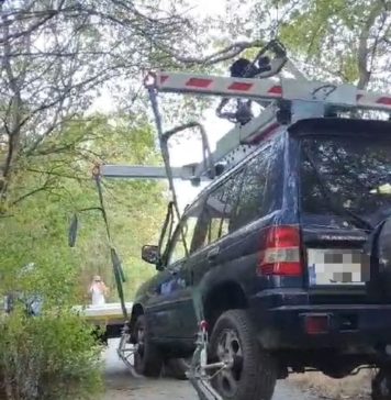 FOTO/ Sectorul 6: Un bărbat a rămas fără mașină pentru că a aruncat 150 de anvelope pe domeniul public