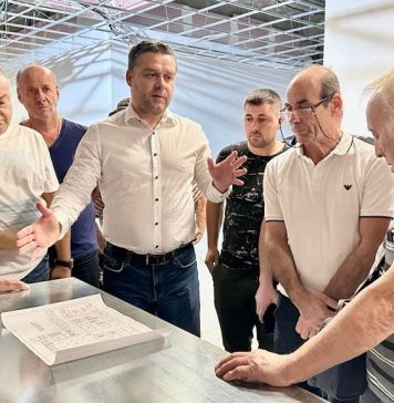 Primarul Ciprian Ciucu, vizită de lucru pe șantierul Pieței Valea Ialomiței. Lucrările sunt pe ultima sută de metri