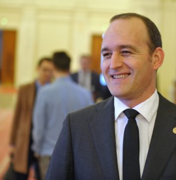 Dan Vâlceanu se alătură USR și semnează sesizarea la CCR privind măsurile fiscal bugetare