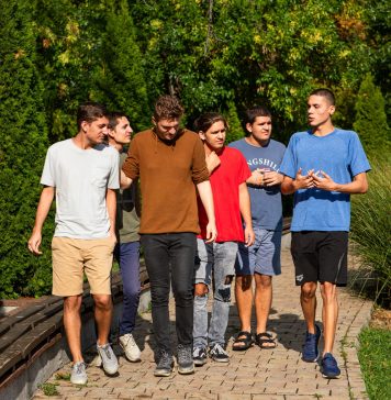 David Popovici îşi donează ziua de naştere. Povestea celor 5 fraţi care l-au impresionat pe sportiv