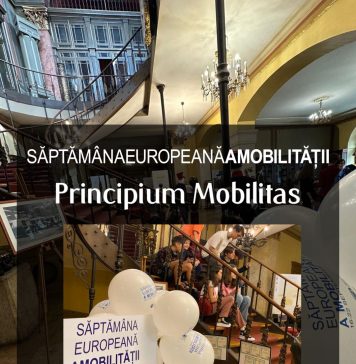 Sute de copii, vizitatori ai Muzeului Municipiului București, interesați de transportul public