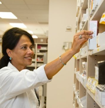 Grupul Evofarm cumpără 22 de farmacii de la Farmacia de la Țară. Consiliul Concurenței a autorizat tranzacția