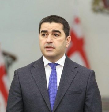 Președintele Parlamentului Georgiei vine astăzi în vizită oficială la București