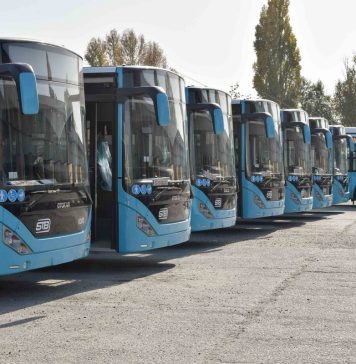 Studenții își vor plăti integral abonamentele pentru transport în București: reducerea de 90% o vor recupera ca decont de la facultăți