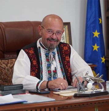 Ceremonie în Capitală: „120 de români emblematici pentru țară! 120 de bunici și străbunici cu… 5 decenii de căsnicie în portofoliul vieții!”