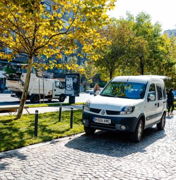Nicuşor Dan: Refacem spaţiile verzi de pe marile bulevarde din Capitală