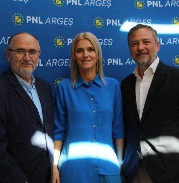 Alina Gorghiu, discuții cu primarii liberali din județul Argeș, alături de Dan Motreanu, europarlamentar liberal și prim-vicepreședinte al Partidul Naţional Liberal