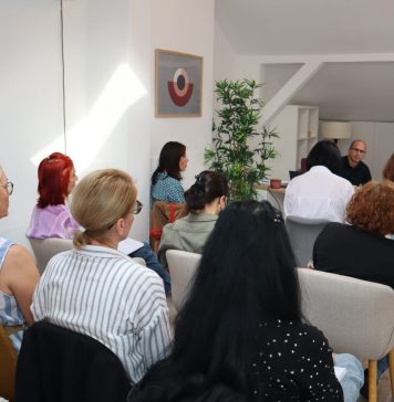 Sute de medici şi asistenţi medicali din Bucureşti participă la cursuri pentru identificarea comportamentelor la risc ale elevilor