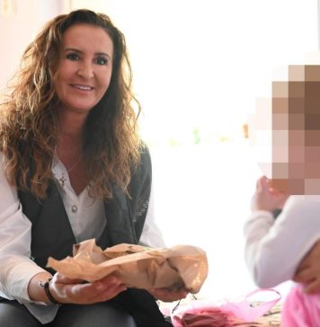 Natalia Intotero: Castelul Corvinilor din Hunedoara impresionează atât prin arhitectura militară gotică cât și prin stilurile de construcție diverse fiind apreciat în Europa alături de Castelul Peleș și Bran