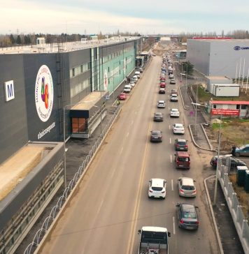 VIDEO/ Se fac ultimele finisaje la parcarea etajată park&ride de la stația de metrou Tudor Arghezi