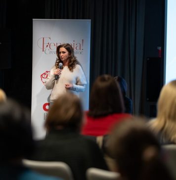 Natalia Intotero: Aseară, la Brașov, am avut bucuria să mă întâlnesc cu peste 100 de doamne din Organizația Femeilor Social Democrate Brașov