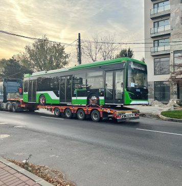 VIDEO/ Primele autobuze electrice care vor circula pe străzile din București au ajuns la Depoul Bujoreni