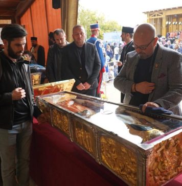 Primarul Sectorului 5, Cristian Popescu Piedone: La praznicul Sfântului Dimitrie, Izvorâtorul de Mir, îngenunchez și Îți mărturisesc, Milostive Doamne, credință și dragoste veșnică