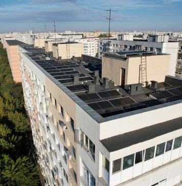 Primăria Sectorului 3 continuă montarea panourilor fotovoltaice pe blocuri