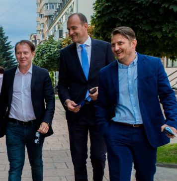 Deputatul Dan Vîlceanu, sesizare la conducerea Camerei în care arată că el şi deputatul Gheorghe Pecingină nu au fost excluşi din PNL şi, ca urmare, sunt în continuare membri ai grupului parlamentar liberal