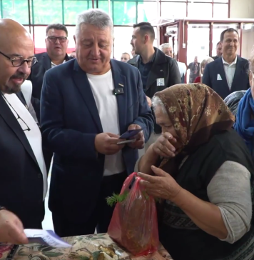 Video / Piedone a luat Piatra Neamț la pas ”împreună cu umaniștii nemțeni care și-au propus să facă imposibilul posibil și-n municipiul lor”