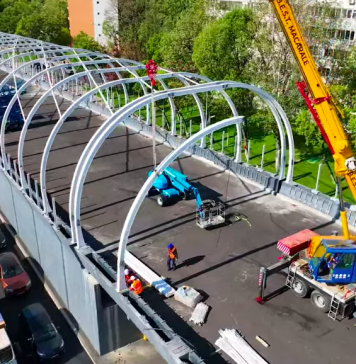 VIDEO/ Ultima parte a structurii de iluminat de la pasajul rutier „Europa Unită” a fost adusă pe șantier