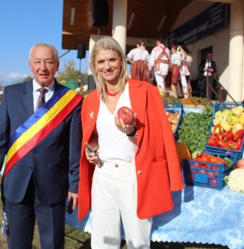 Alina Gorghiu, la Schitu Golești: Tradiții bine păstrate, produse locale care fac cinste Argeșului, folclor autentic argeșean cu elevii din comună