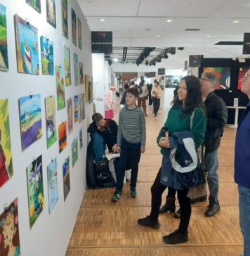 10-year-old up-and-coming painting talent Dragos Dobocan exhibits at International Salon of Contemporary Art in Paris