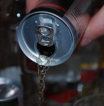 Băuturile energizante nu vor mai putea fi vândute minorilor