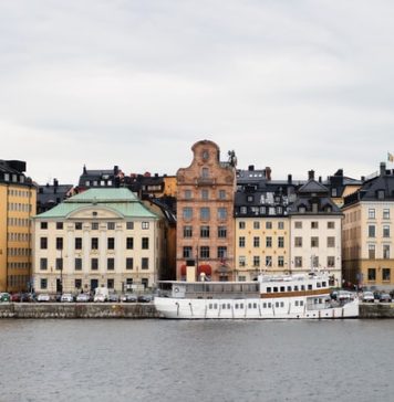 Ministrul suedez de externe şi-a uitat paşaportul şi nu i s-a permis să treacă graniţa la o reuniune în Ucraina