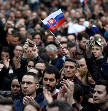 Slovacia: Robert Fico ar putea primi sprijin pentru a redeveni premier dar cu condiția de a continua ajutorul pentru Ucraina