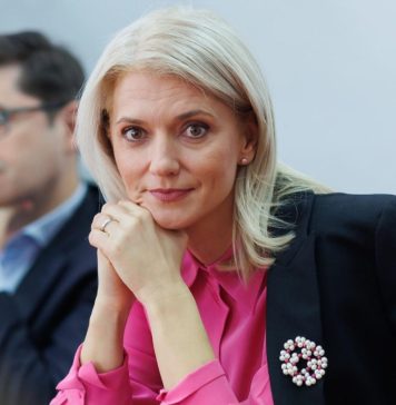 Alina Gorghiu:Mediul online este „vag” reglementat, iar navigarea pe Internet poate uneori să devină periculoasă